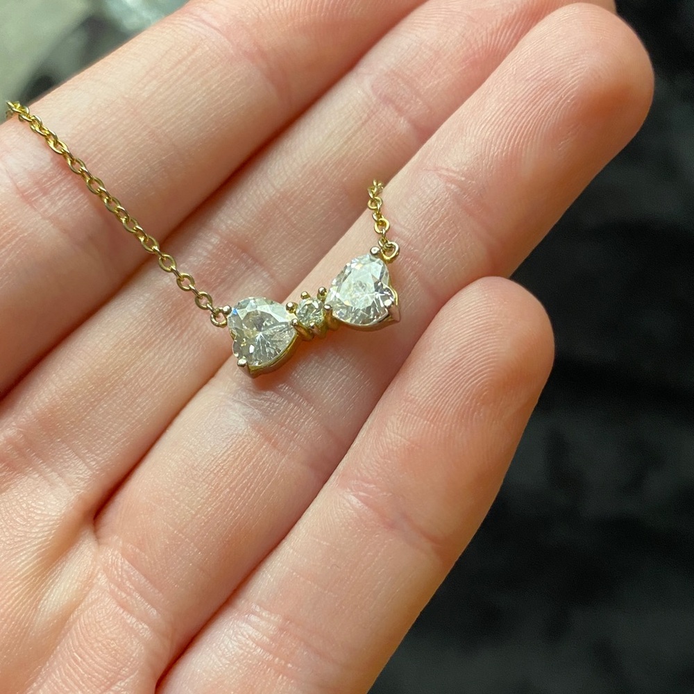 Elegant Gold Bow Necklace